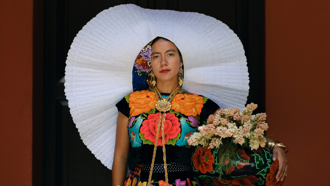 The Beautiful Stories Behind 8 of Oaxaca’s Traditional Outfits